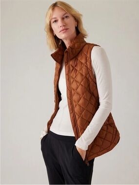 NWOT Athleta Whisper Featherless Vest